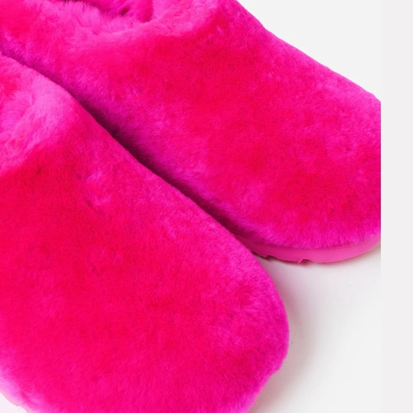 UGG Women Classic Cozy Bootie slippers - Picture 5 of 10